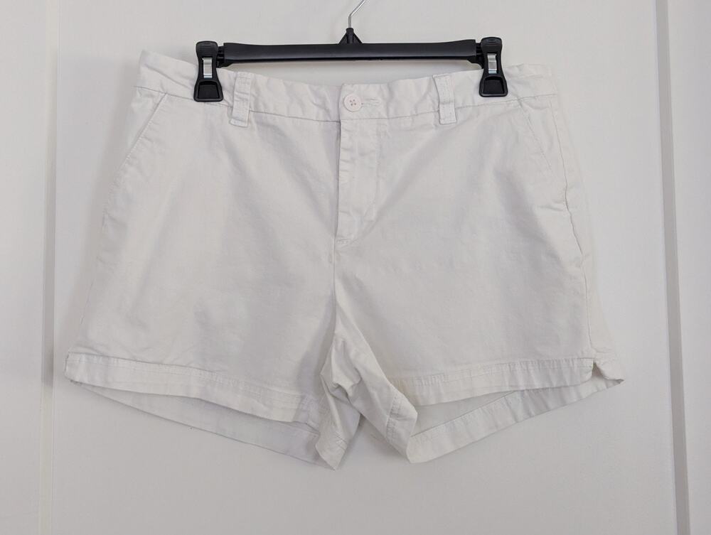 Magellan Outdoors Women's White Chino Shorts Size 12 Cotton Stretch Casual